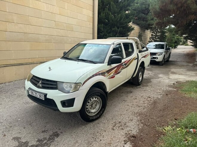 Mitsubishi L200 2013, 512,000 km - 2.5 l - Bakı