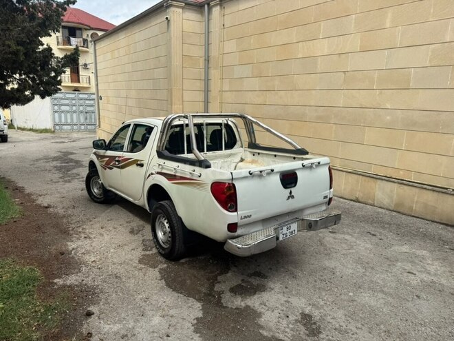 Mitsubishi L200 2013, 512,000 km - 2.5 l - Bakı