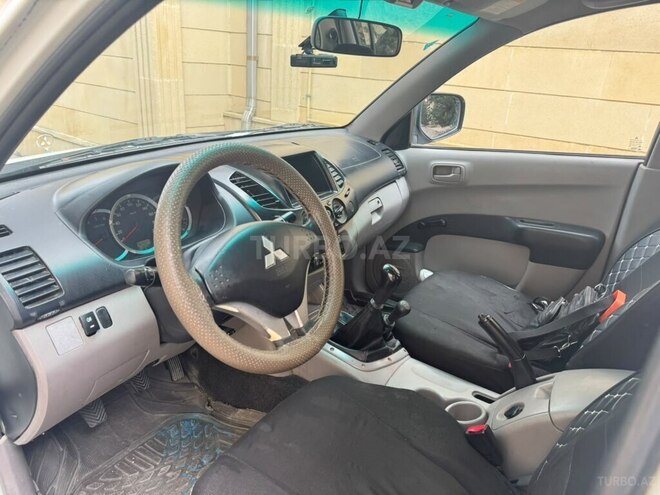 Mitsubishi L200 2013, 512,000 km - 2.5 l - Bakı