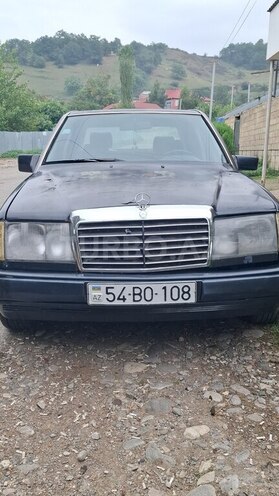 Mercedes 200 E 1992, 549,292 km - 2.0 л - Quba