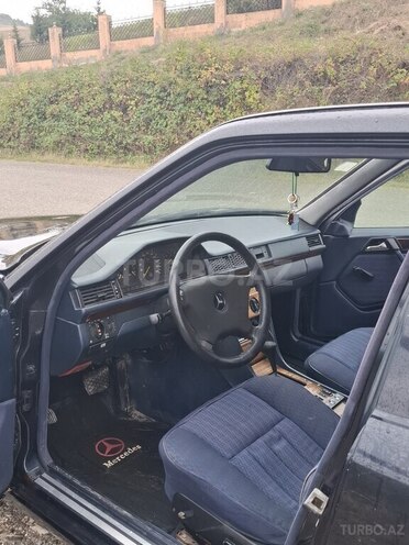 Mercedes 200 E 1992, 549,292 km - 2.0 л - Quba