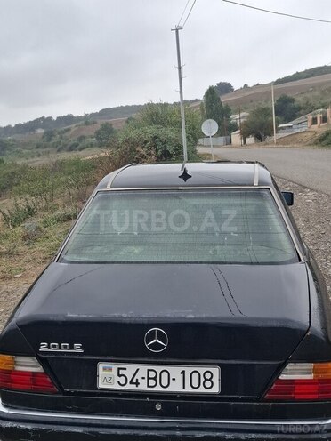 Mercedes 200 E 1992, 549,292 km - 2.0 л - Quba