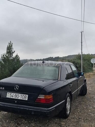 Mercedes 200 E 1992, 549,292 km - 2.0 л - Quba