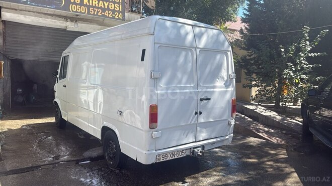 Mercedes 208 D 1998, 350,000 km - 2.9 l - Bakı