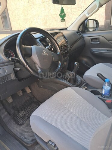Mitsubishi L200 2020, 99,260 km - 2.4 l - Bakı