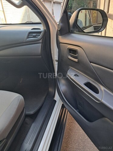 Mitsubishi L200 2020, 99,260 km - 2.4 l - Bakı