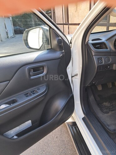 Mitsubishi L200 2020, 99,260 km - 2.4 l - Bakı