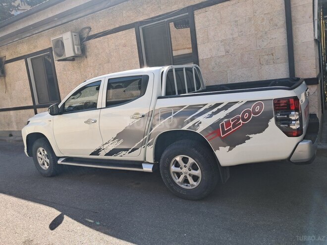 Mitsubishi L200 2020, 99,260 km - 2.4 l - Bakı