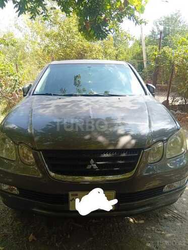 Mitsubishi Airtrek 2001, 458,777 km - 2.4 л - Yevlax