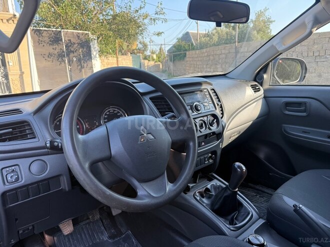 Mitsubishi L200 2023, 70,000 km - 2.4 l - Bakı