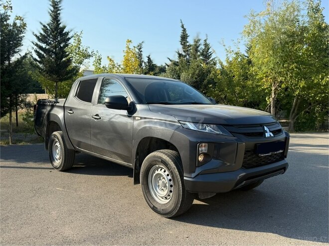Mitsubishi L200 2023, 70,000 km - 2.4 l - Bakı