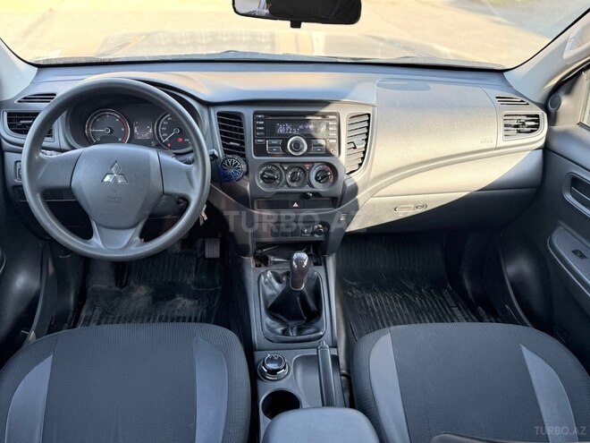 Mitsubishi L200 2023, 70,000 km - 2.4 l - Bakı