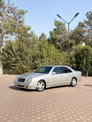 Mercedes E 270 2000, 283,000 km - 2.7 л - Şirvan