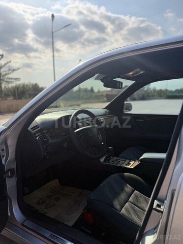 Mercedes E 270 2000, 283,000 km - 2.7 л - Şirvan