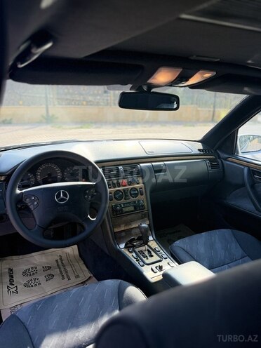 Mercedes E 270 2000, 283,000 km - 2.7 л - Şirvan