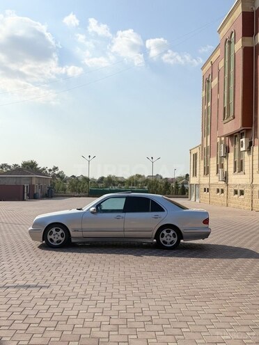 Mercedes E 270 2000, 283,000 km - 2.7 л - Şirvan
