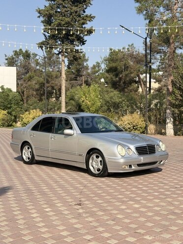 Mercedes E 270 2000, 283,000 km - 2.7 л - Şirvan
