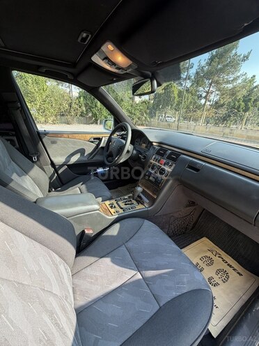 Mercedes E 270 2000, 283,000 km - 2.7 л - Şirvan
