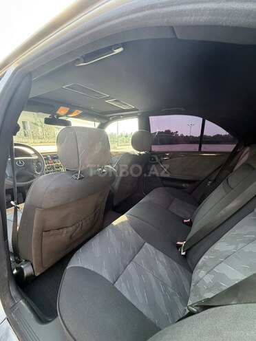 Mercedes E 270 2000, 283,000 km - 2.7 л - Şirvan