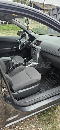 Opel Astra 2010, 211,600 km - 1.4 l - Qusar