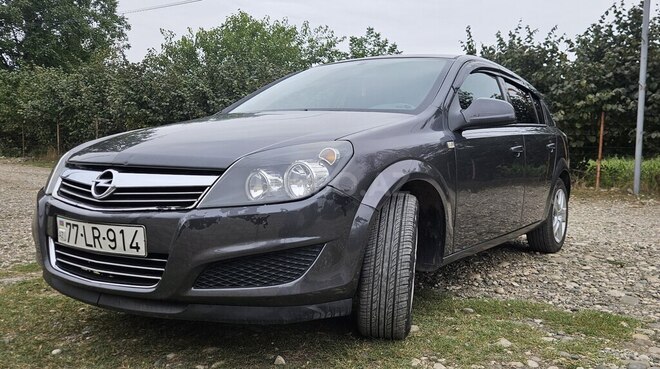 Opel Astra 2010, 211,600 km - 1.4 l - Qusar