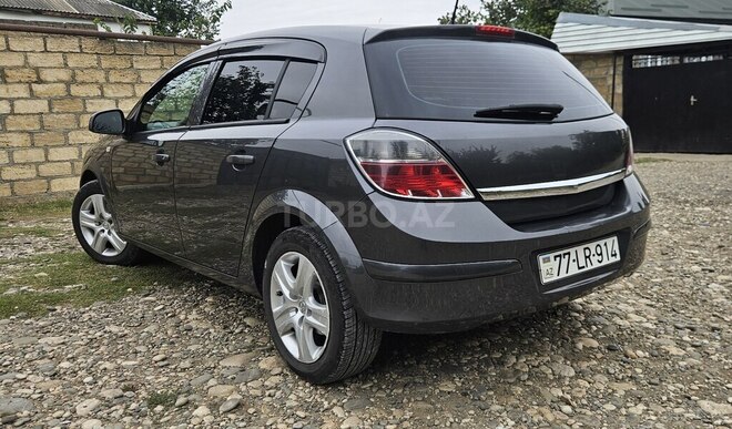Opel Astra 2010, 211,600 km - 1.4 l - Qusar