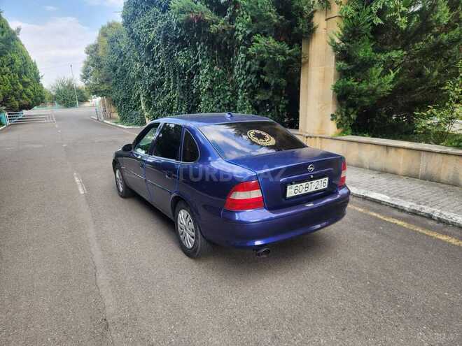 Opel Vectra 1996, 350,000 km - 1.6 l - Qazax