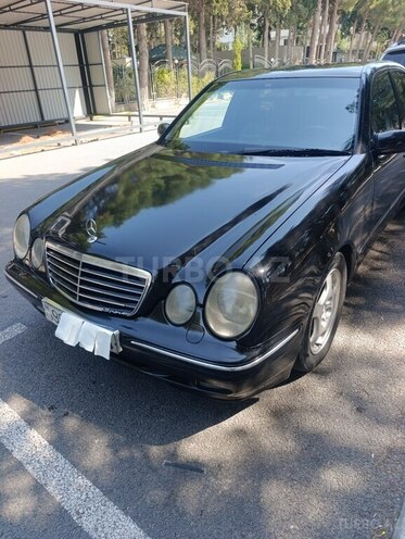 Mercedes E 270 2001, 444,000 km - 2.7 l - Sumqayıt