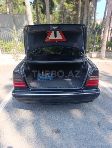 Mercedes E 270 2001, 444,000 km - 2.7 l - Sumqayıt