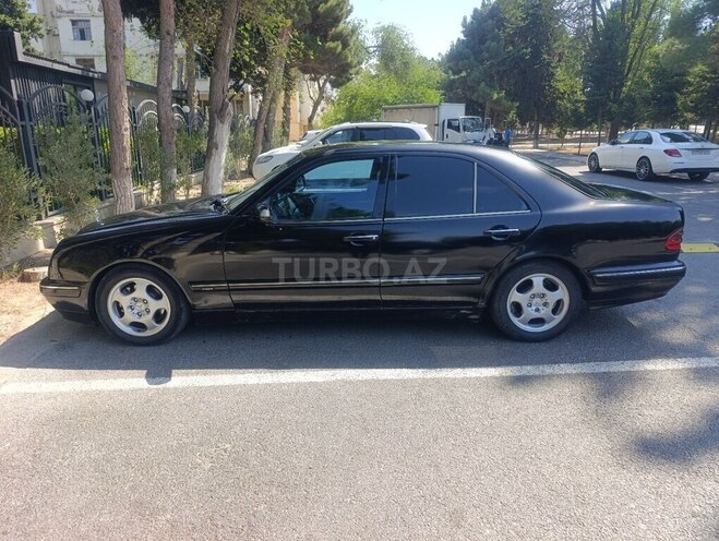 Mercedes E 270 2001, 444,000 km - 2.7 l - Sumqayıt
