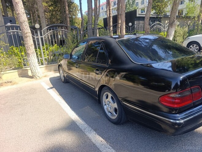 Mercedes E 270 2001, 444,000 km - 2.7 l - Sumqayıt