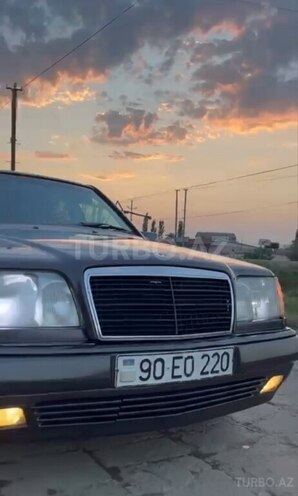 Mercedes 220 E 1995, 300,000 km - 2.2 l - Bakı