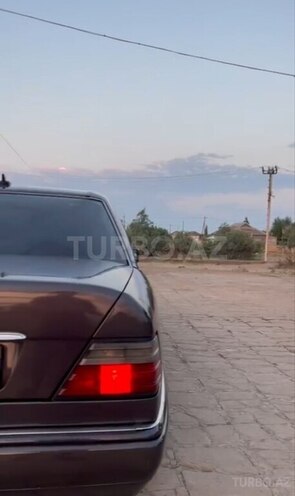 Mercedes 220 E 1995, 300,000 km - 2.2 l - Bakı