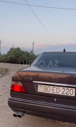 Mercedes 220 E 1995, 300,000 km - 2.2 l - Bakı