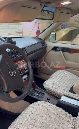 Mercedes 220 E 1995, 300,000 km - 2.2 l - Bakı