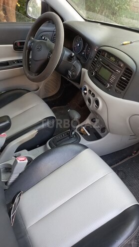 Hyundai Verna 2009, 208,000 km - 1.4 л - Bakı