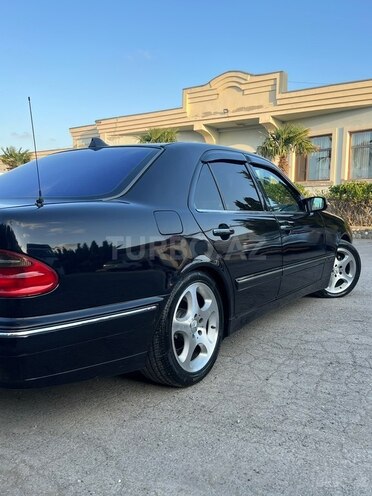 Mercedes E 240 2001, 322,000 km - 2.4 l - Bakı