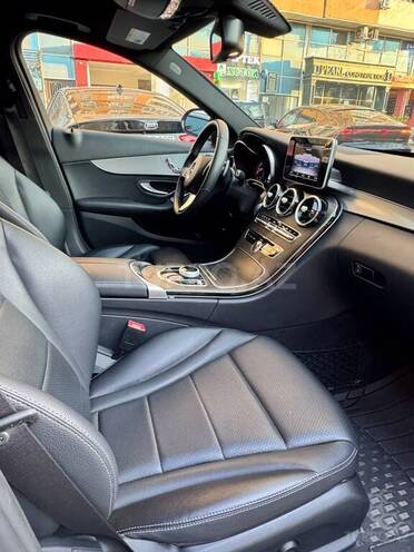 Mercedes C 300 2018, 63,940 km - 2.0 l - Bakı