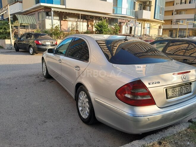 Mercedes E 220 2004, 376,000 km - 2.2 l - Bakı