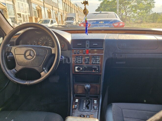 Mercedes C 220 1995, 256,800 km - 2.2 л - Gəncə