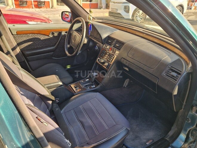 Mercedes C 220 1995, 256,800 km - 2.2 л - Gəncə