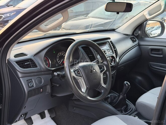 Mitsubishi L200 2021, 158,000 km - 2.4 л - Bakı