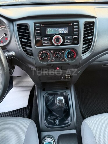 Mitsubishi L200 2021, 158,000 km - 2.4 л - Bakı
