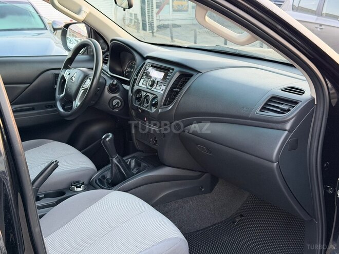 Mitsubishi L200 2021, 158,000 km - 2.4 л - Bakı