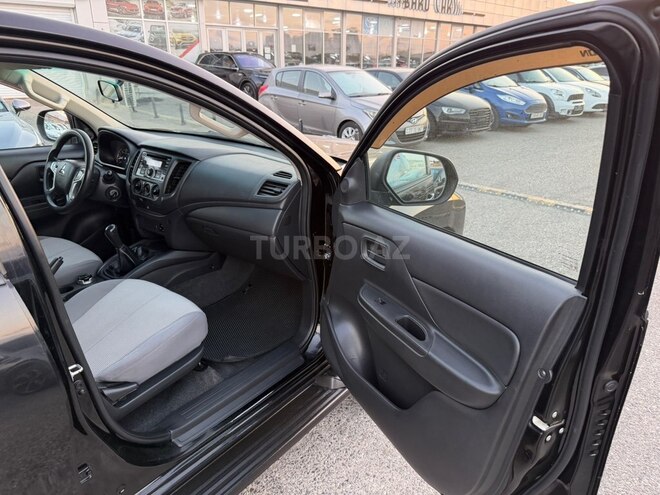 Mitsubishi L200 2021, 158,000 km - 2.4 л - Bakı