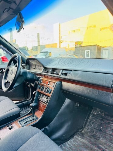 Mercedes E 300 1994, 314,752 km - 3.0 l - Bakı