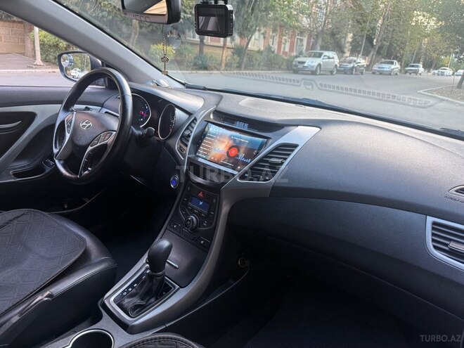 Hyundai Avante 2015, 194,000 km - 1.6 л - Gəncə