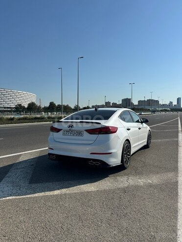 Hyundai Elantra 2018, 165,762 km - 2.0 л - Bakı
