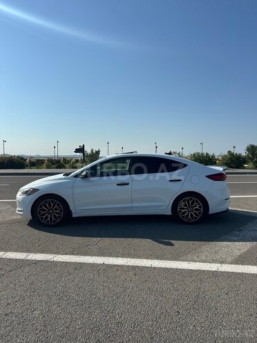Hyundai Elantra 2018, 165,762 km - 2.0 л - Bakı
