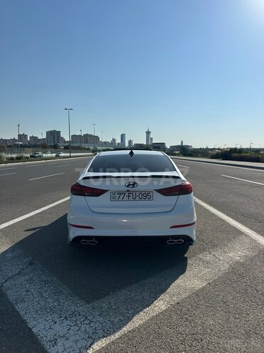Hyundai Elantra 2018, 165,762 km - 2.0 л - Bakı